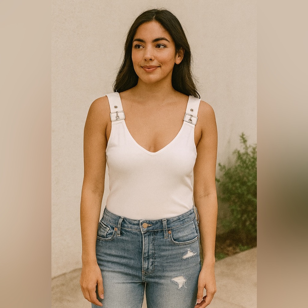 Express Buckled Cropped V-neck Tank XS White